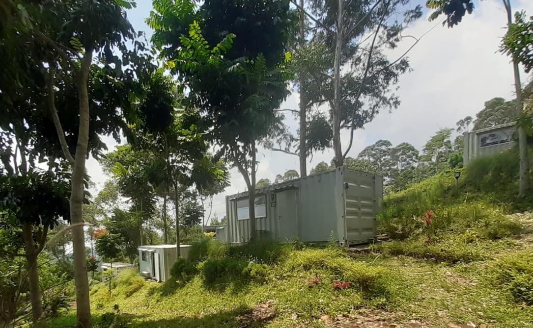 Hotel Bukit Pinus Tegalharendong Exterior foto